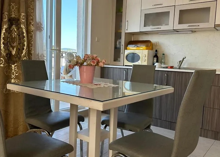 Apartment Persani 3 Sanny Slantschew brjag