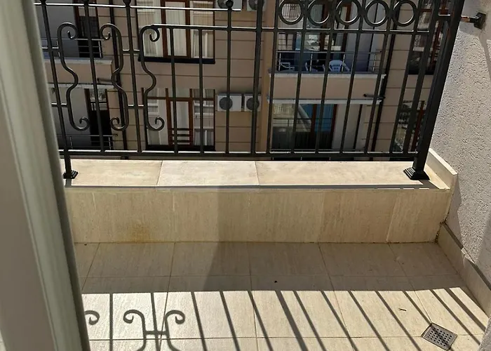 Persani 3 Sanny Apartment Slantschew brjag